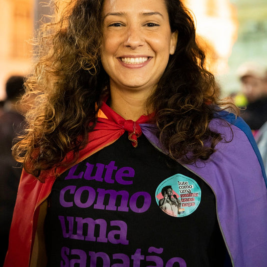 Lute como uma sapatão.