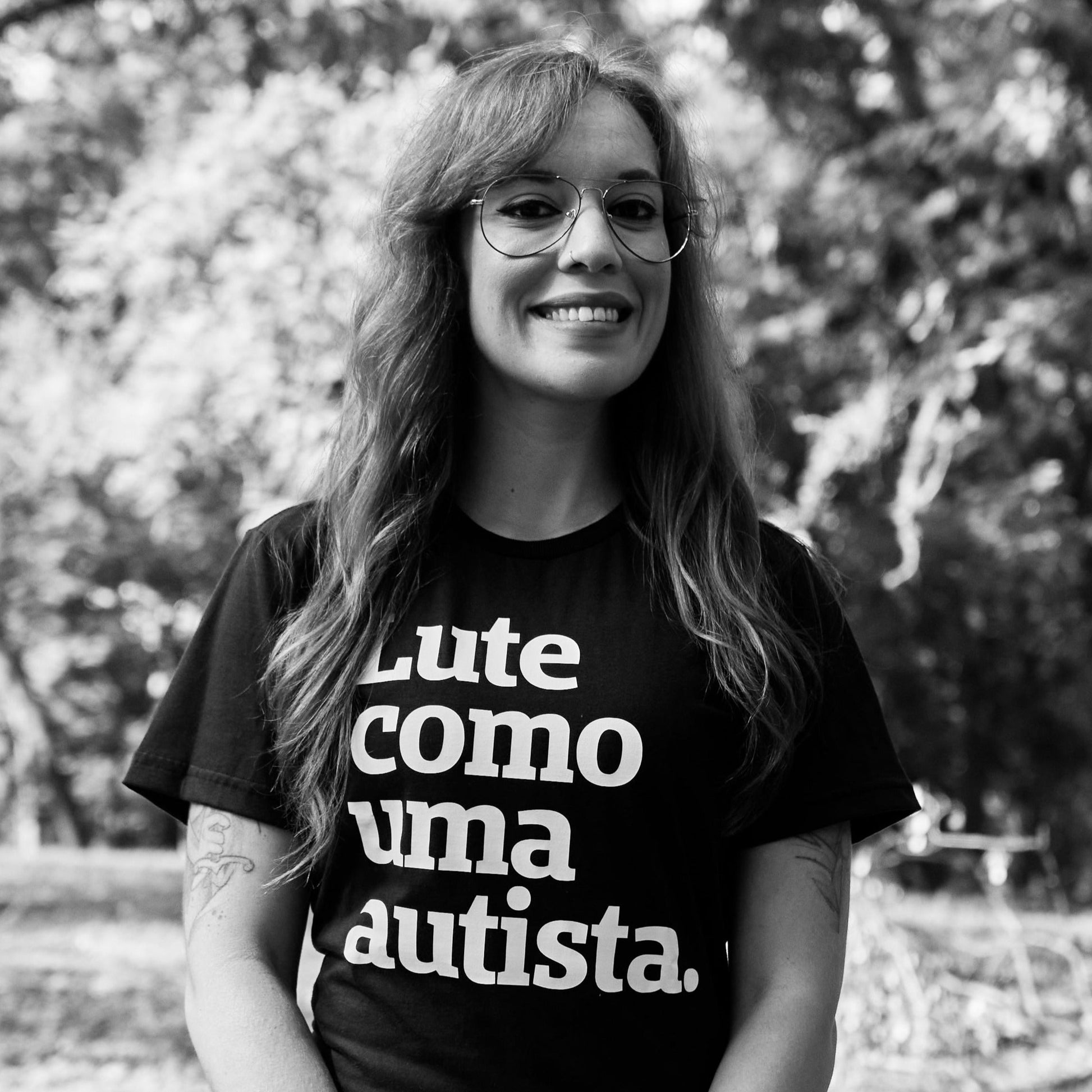 camiseta com frase feminista de resistencia lute como uma autista pessoas com deficiência TEA original da peita
